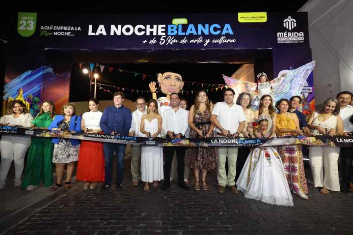 AGRADECE CECILIA PATRON A TODOS LOS ASISTENTES  A LA NOCHE BLANCA 