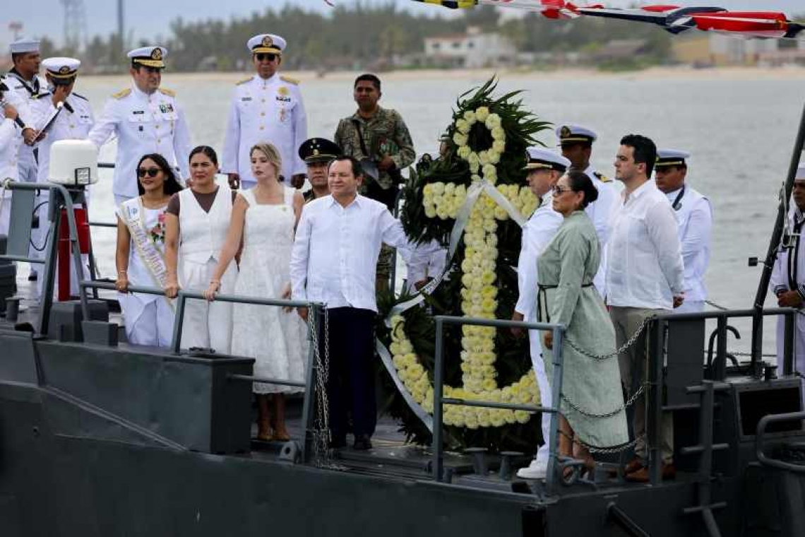 GOBERNADOR JOAQUIN DIAZ MENA PARTICIPO EN CEREMONIA DEL DIA DE LA MARINA EN PROGRESO.