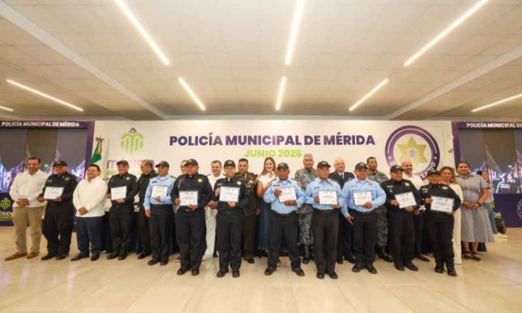 CECILIA PATRON RECONOCE LA LABOR DE LA POLICIA MUNICIPAL EN SU 23 ANIVERSARIO 