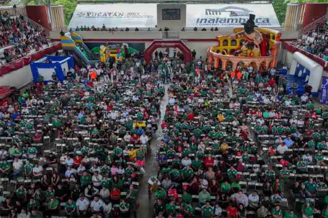 Saldo blanco y convivencia familiar durante el inicio de Zona Fan Yucatán del Mundial FIFA 2026.