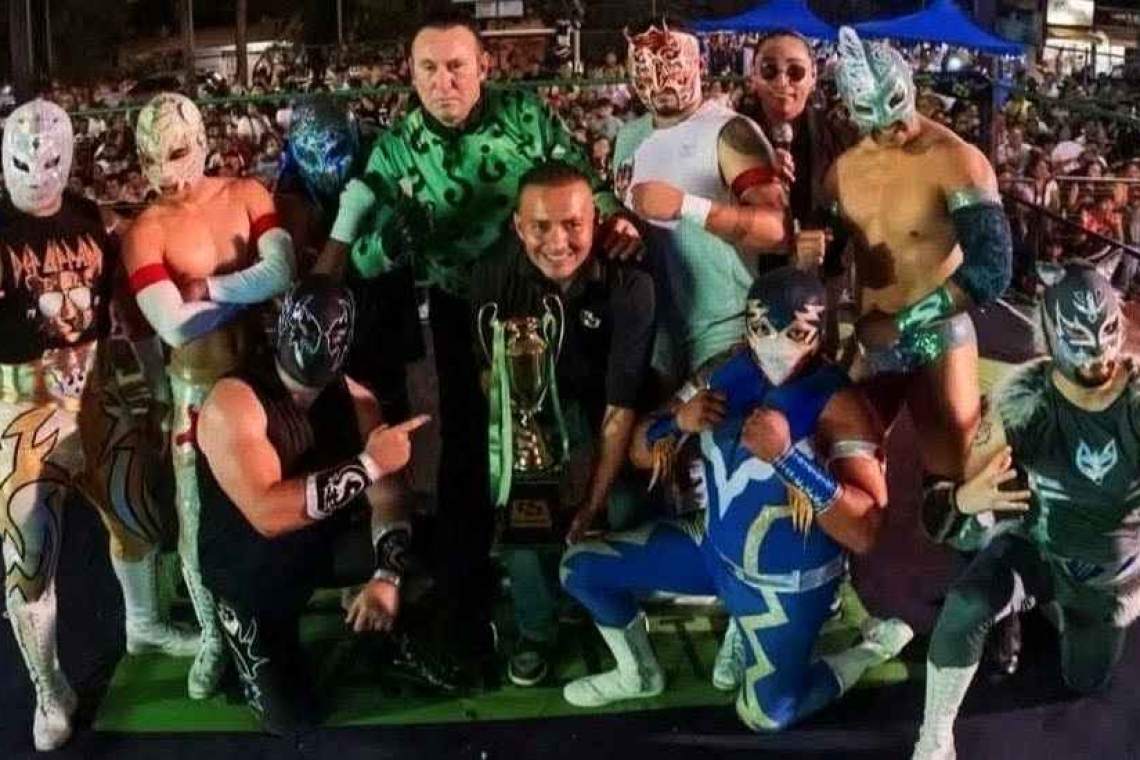 LA LUCHA LIBRE FOMENTA LA CONVIVENCIA FAMILIAR.