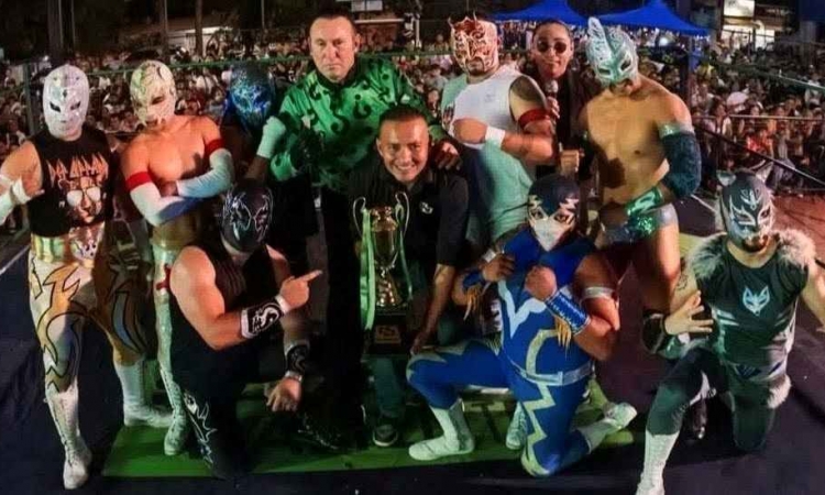 LA LUCHA LIBRE FOMENTA LA CONVIVENCIA FAMILIAR.